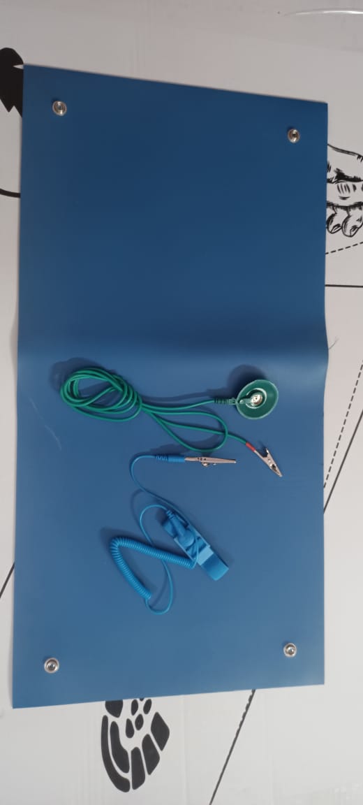 Esd Mat with wrist band and GroundingÂ cordÂ set